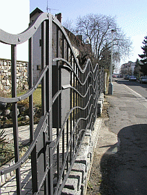 Kovaný plot
